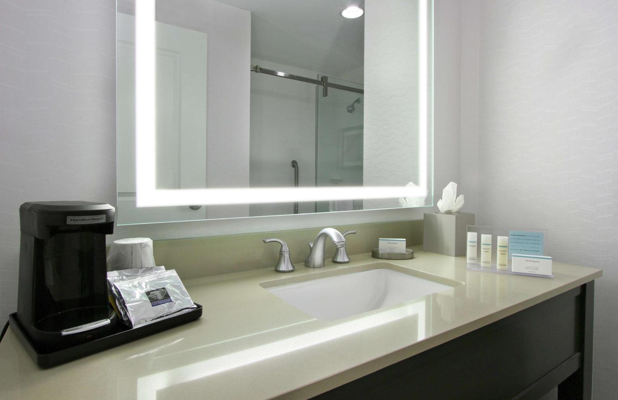Hampton Inn & Suites Columbus/University Area Εξωτερικό φωτογραφία